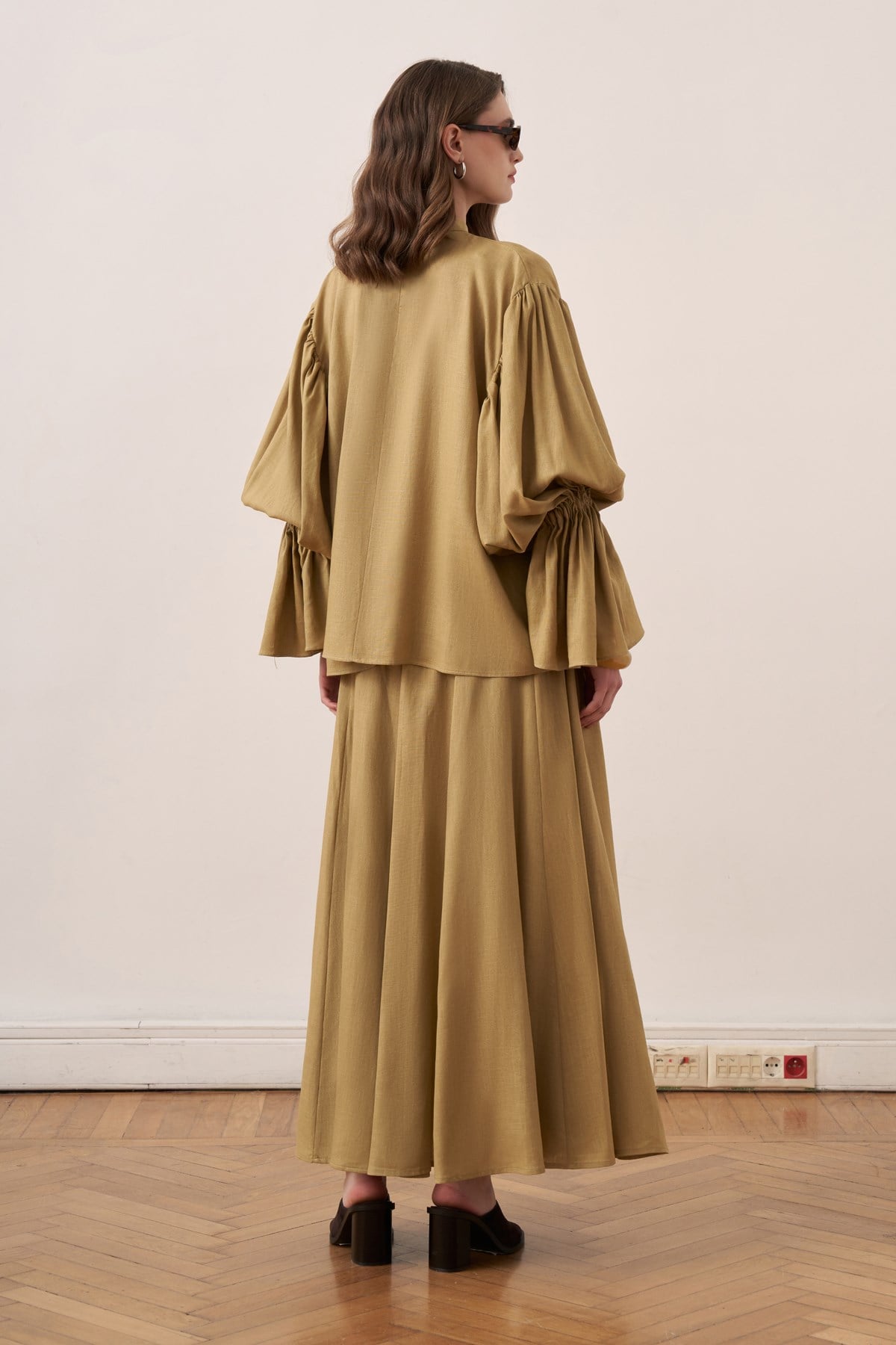 Bellora Gathered Sleeve Linen Blouse - Olive