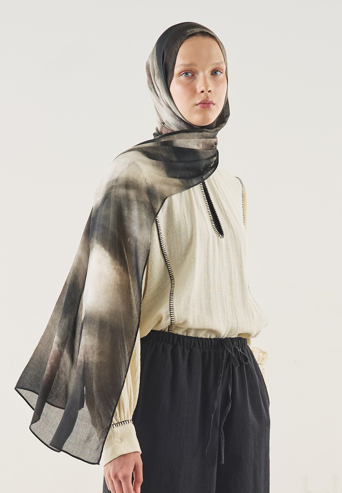 Pure Flow Pattern Soft Viscose Scarf