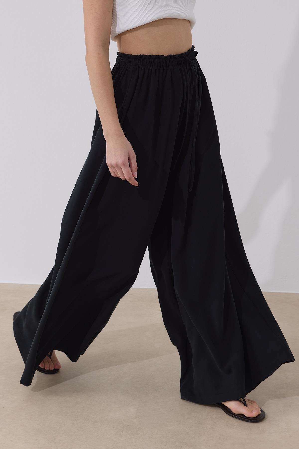 Cupro Wide-Leg Pants – Black