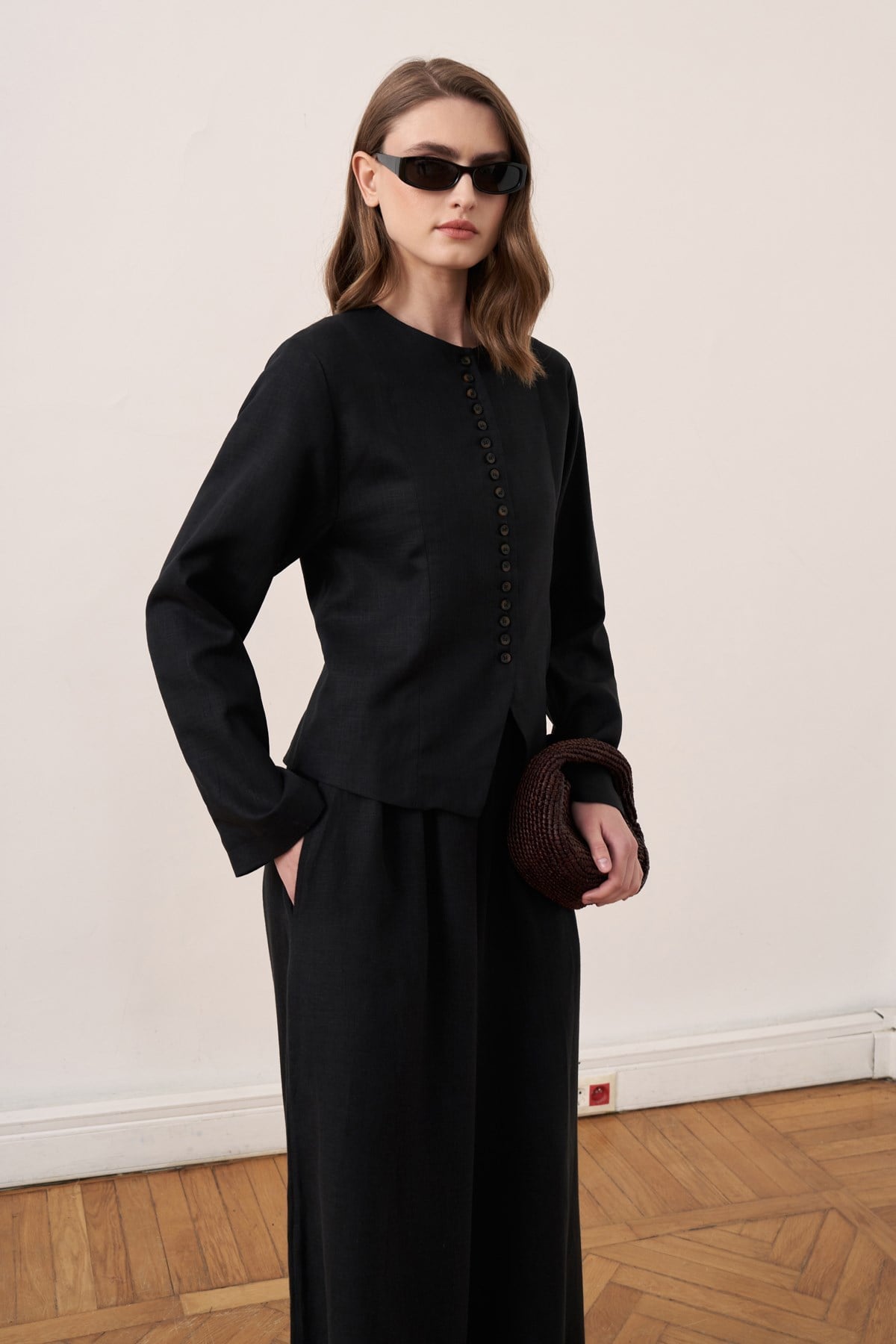 Costera Buttoned Linen Blouse - Black