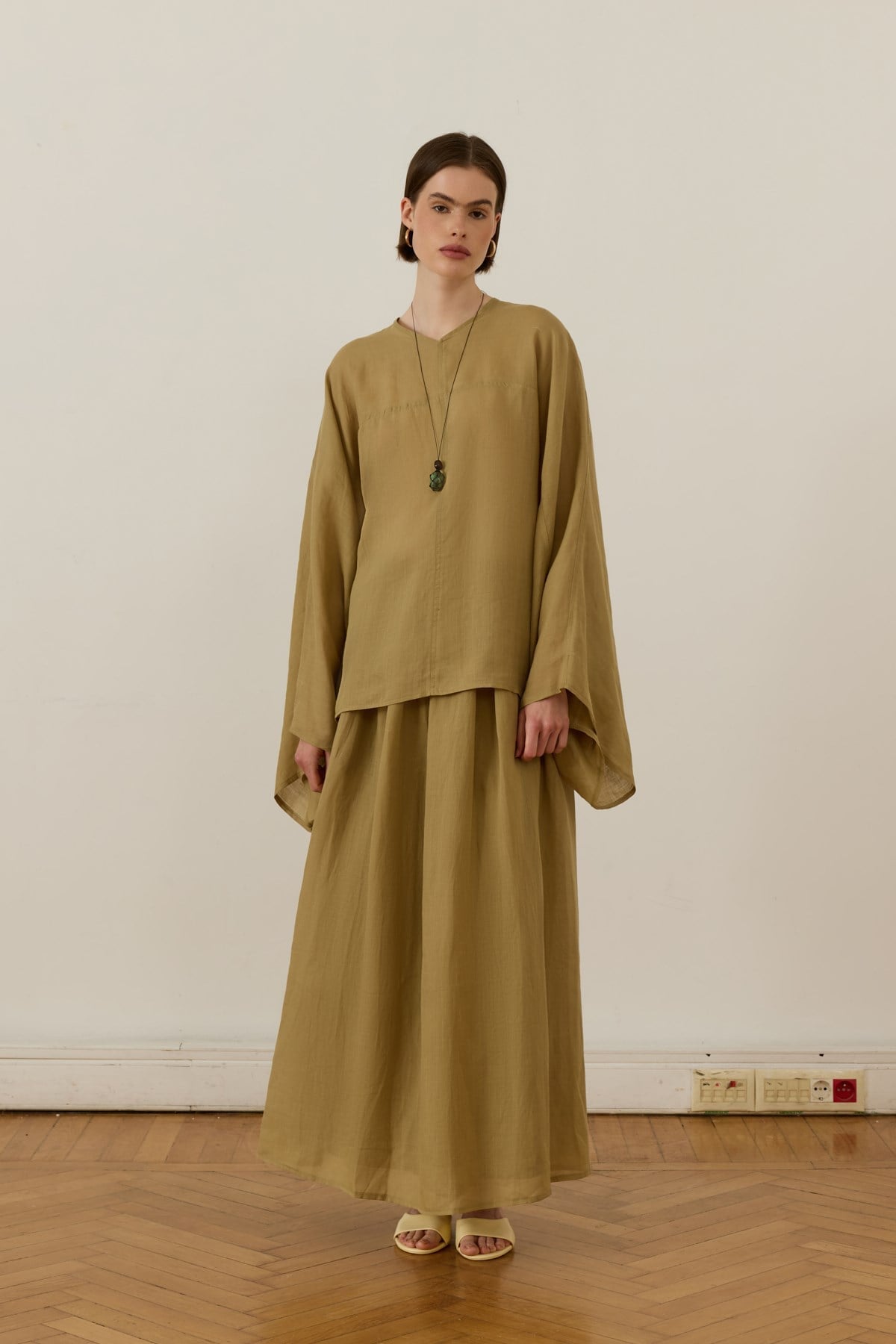 Valenne Linen Set - Olive