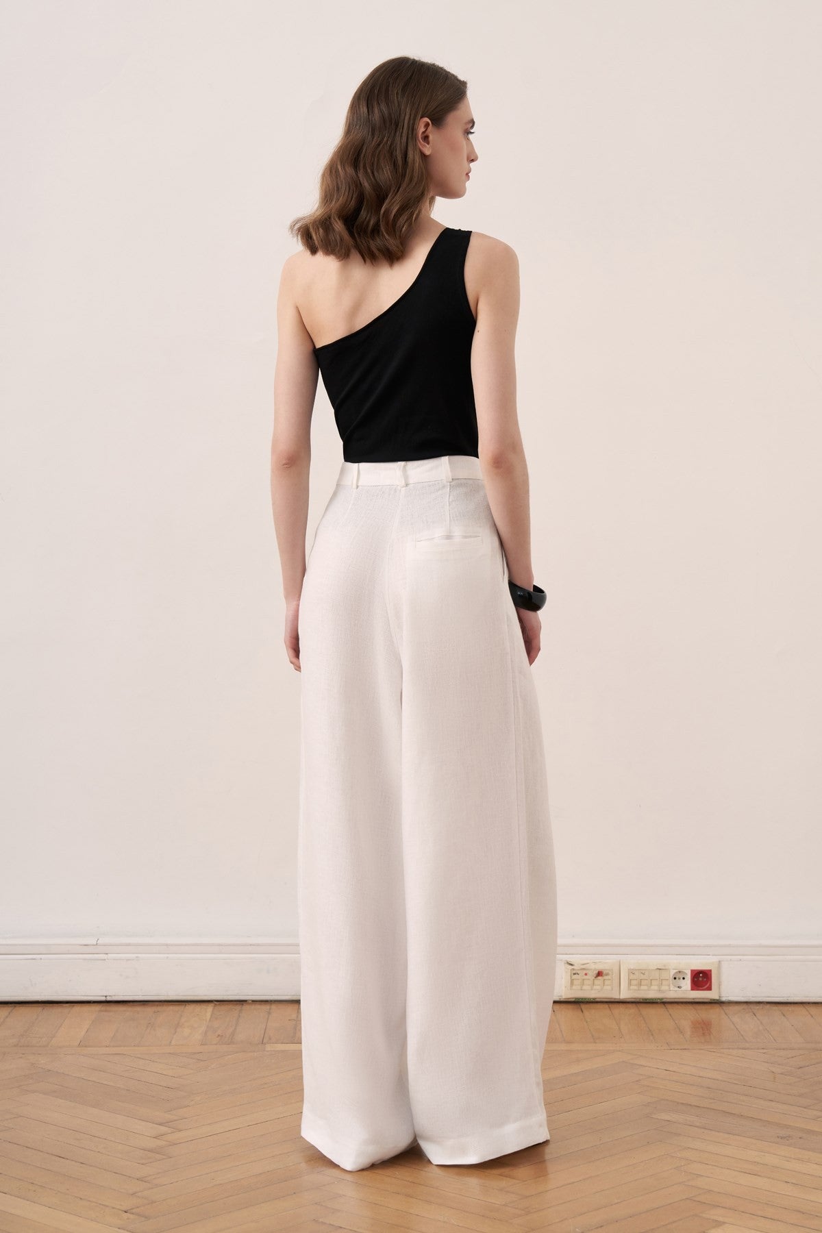 Fendy Linen Pants - White