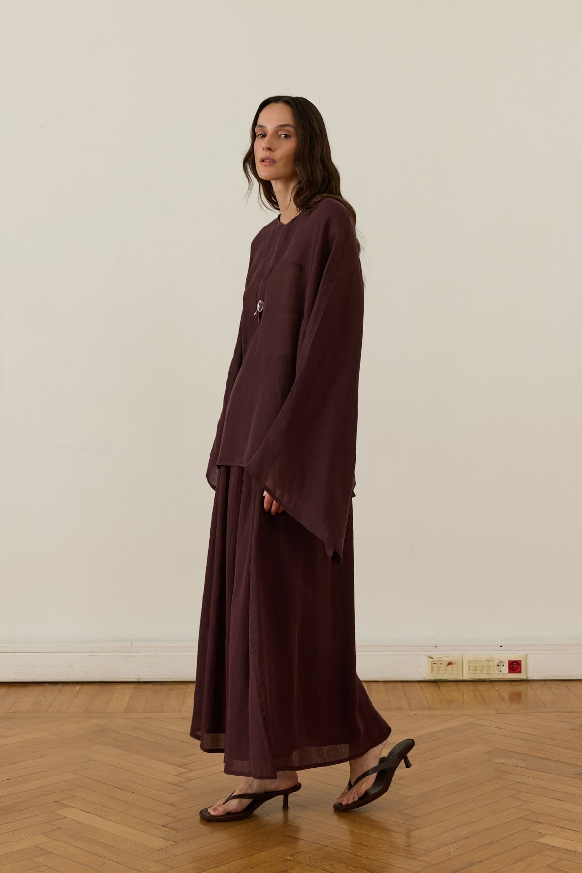 Valenne Linen Set - Burgundy