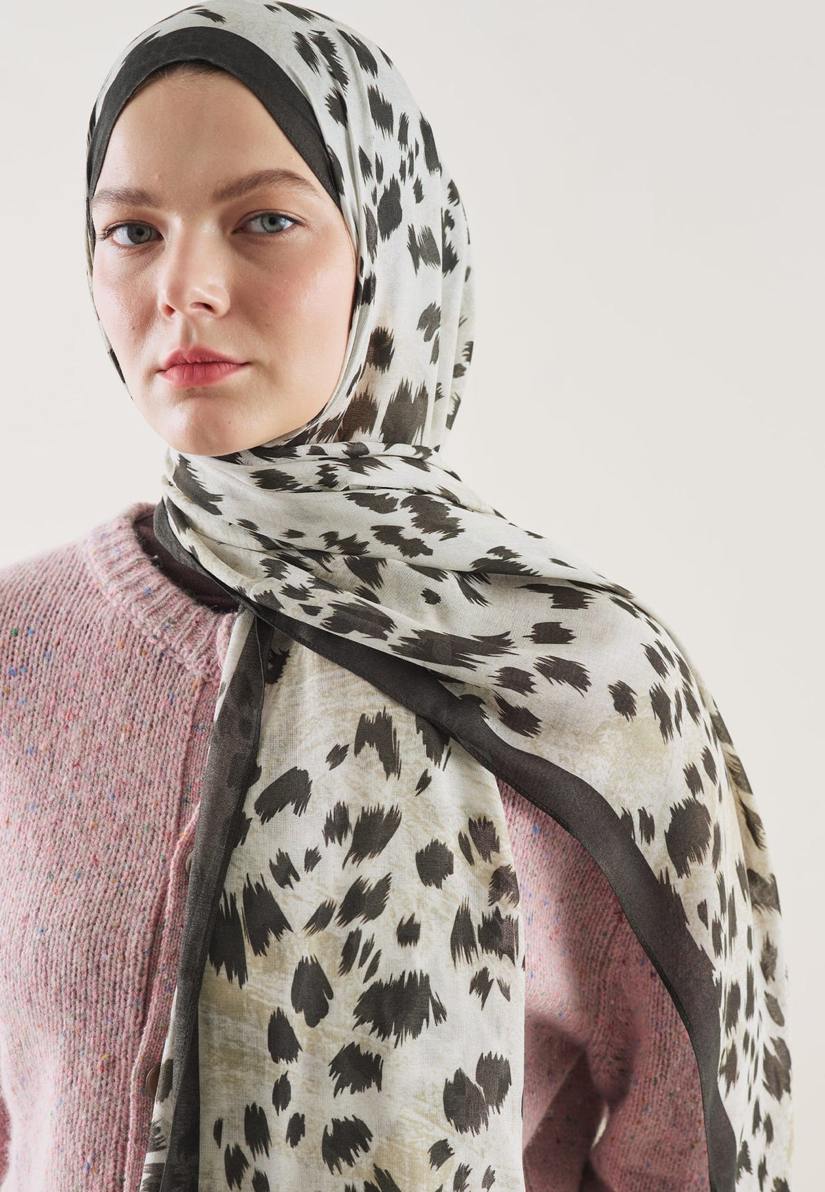 Cheetah Pattern Ramie Scarf