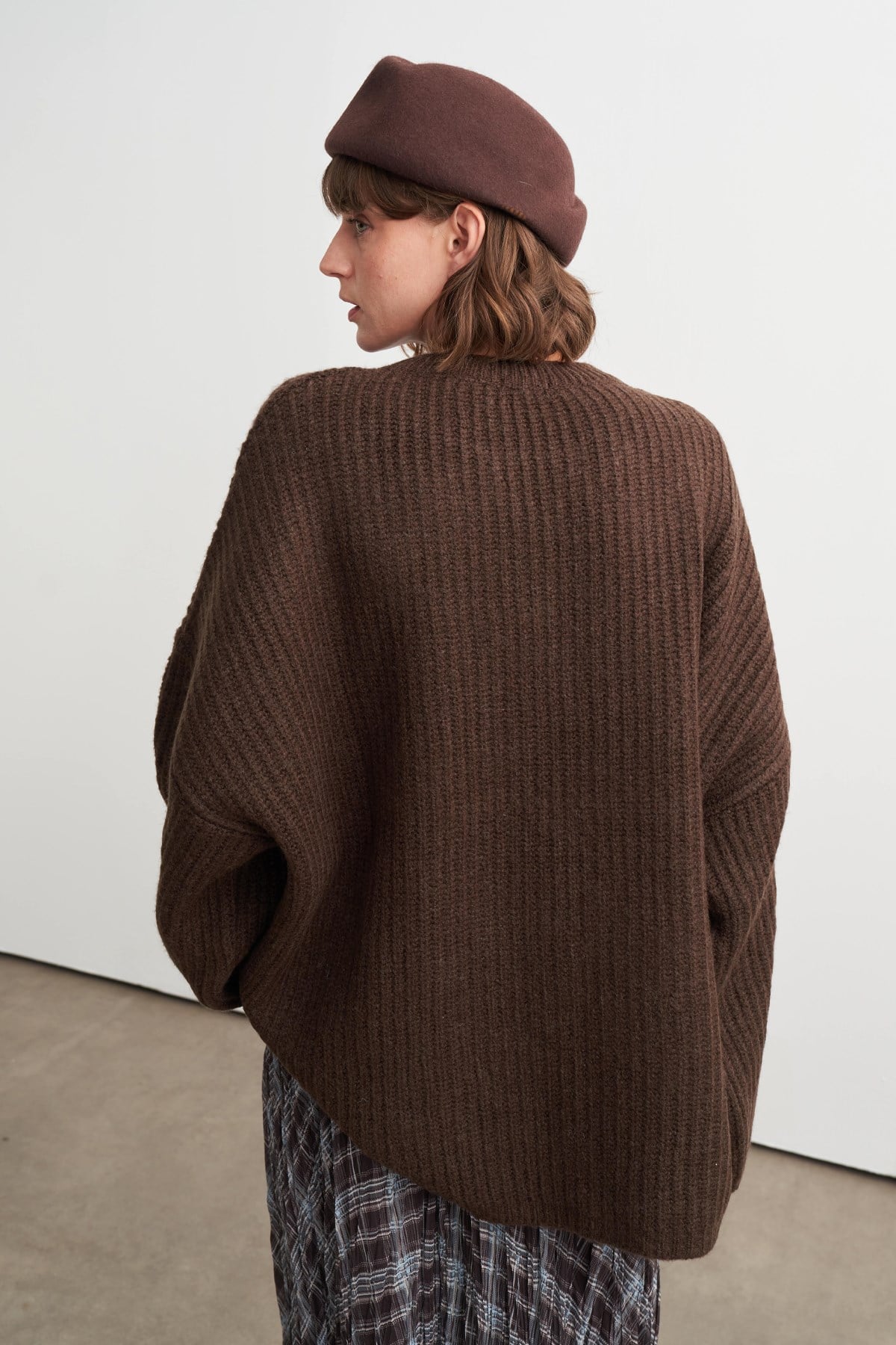 DARK BROWN