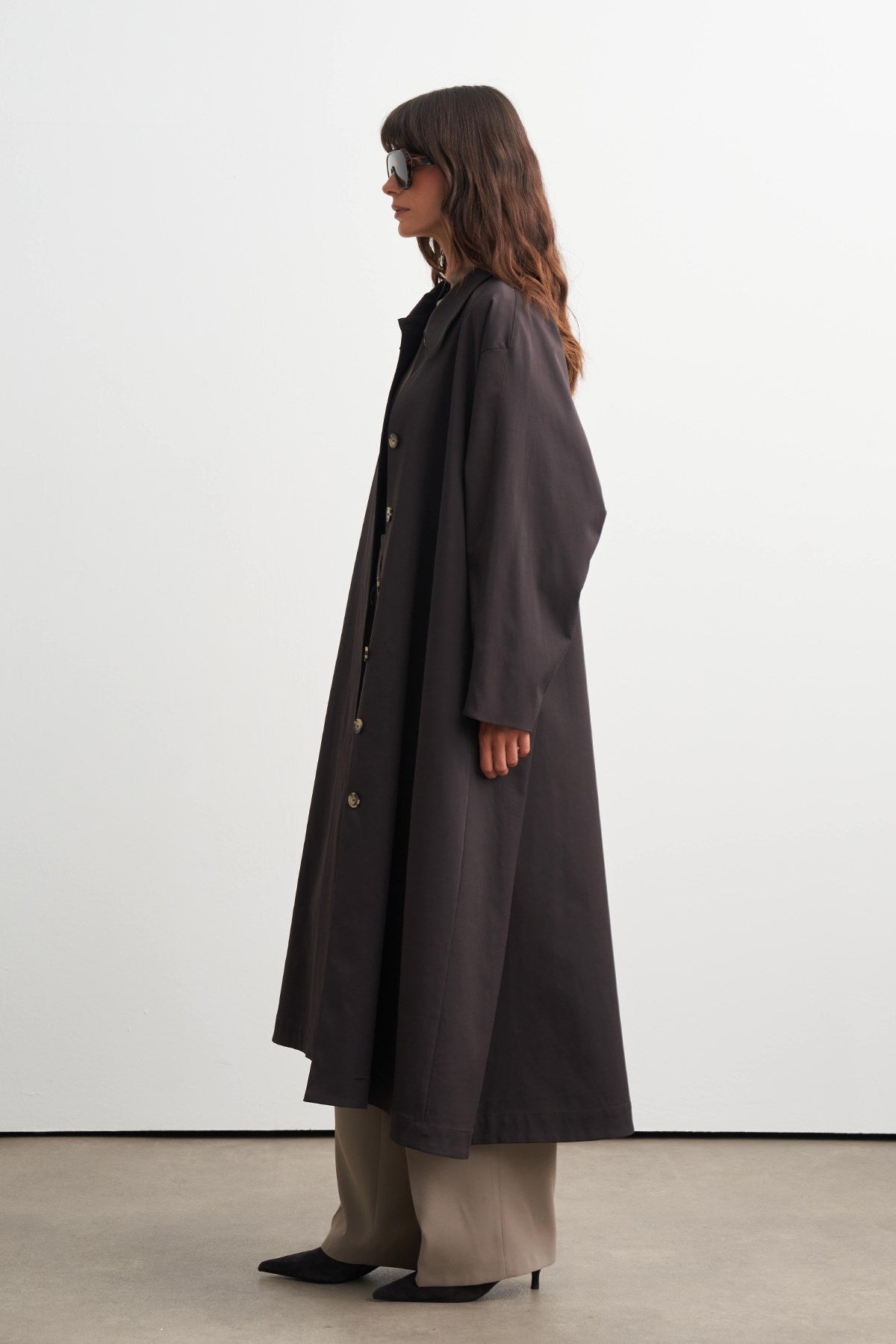 DARK BROWN