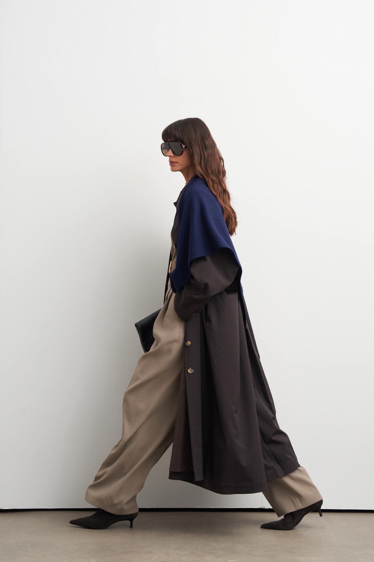 DARK BROWN