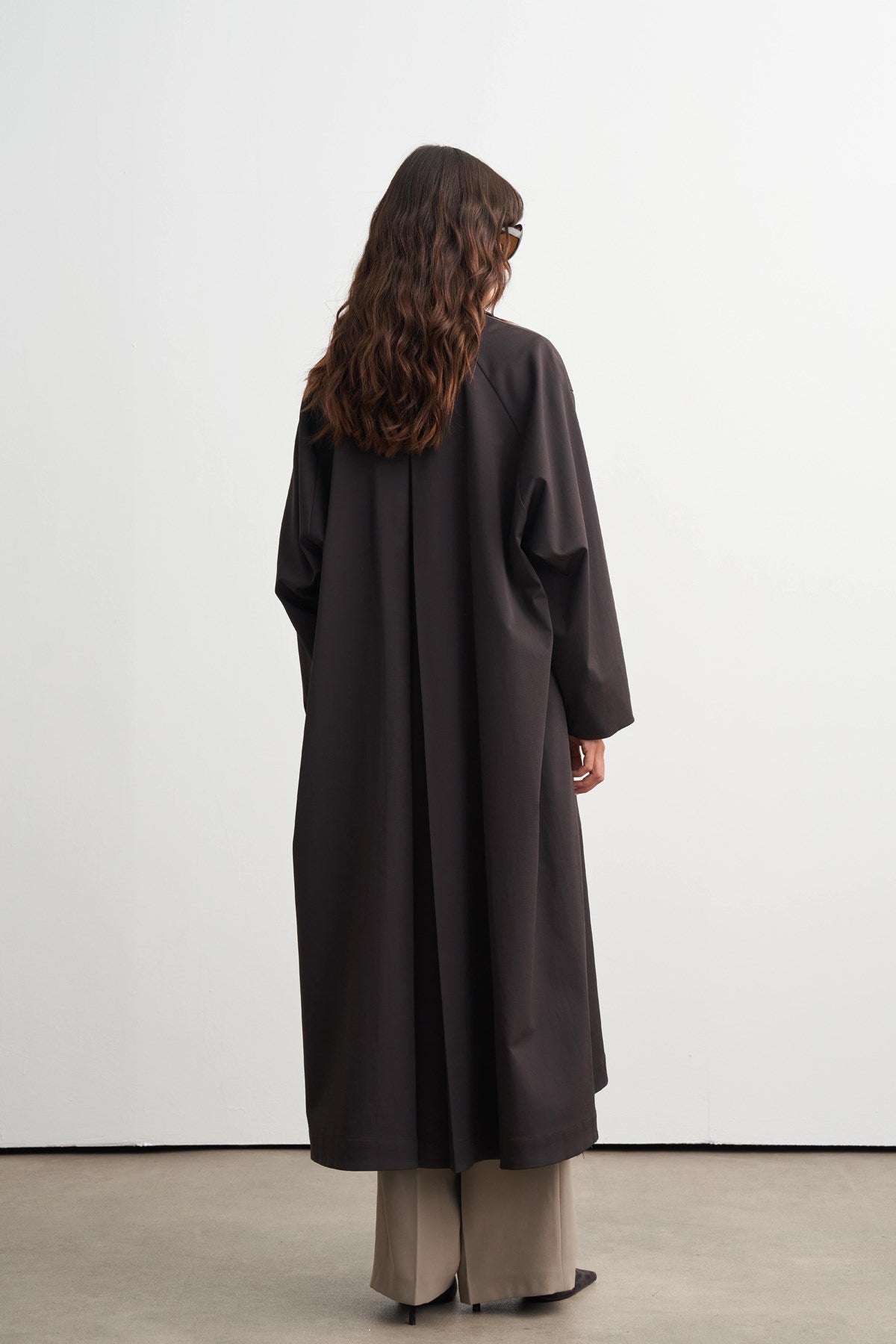 DARK BROWN