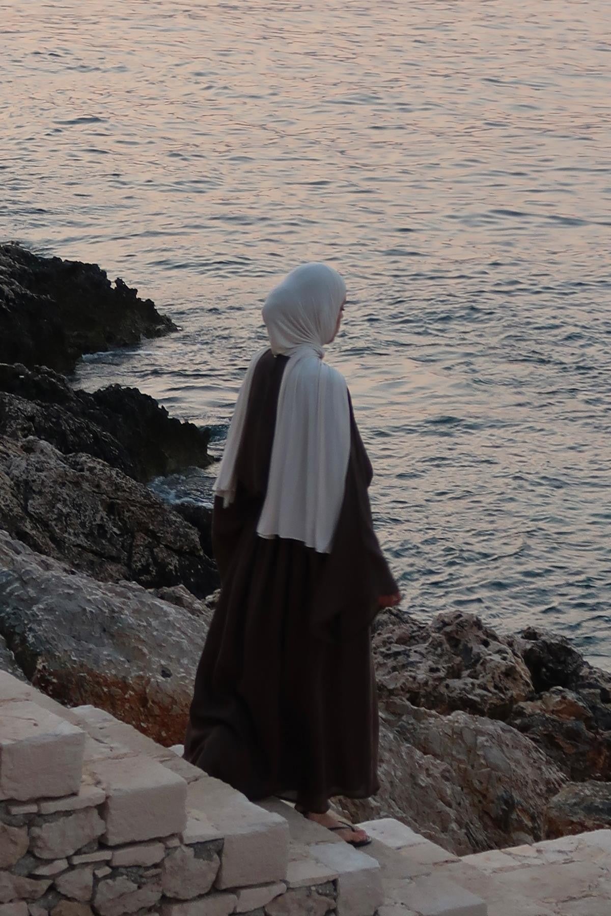 Valenne Linen Set - Brown