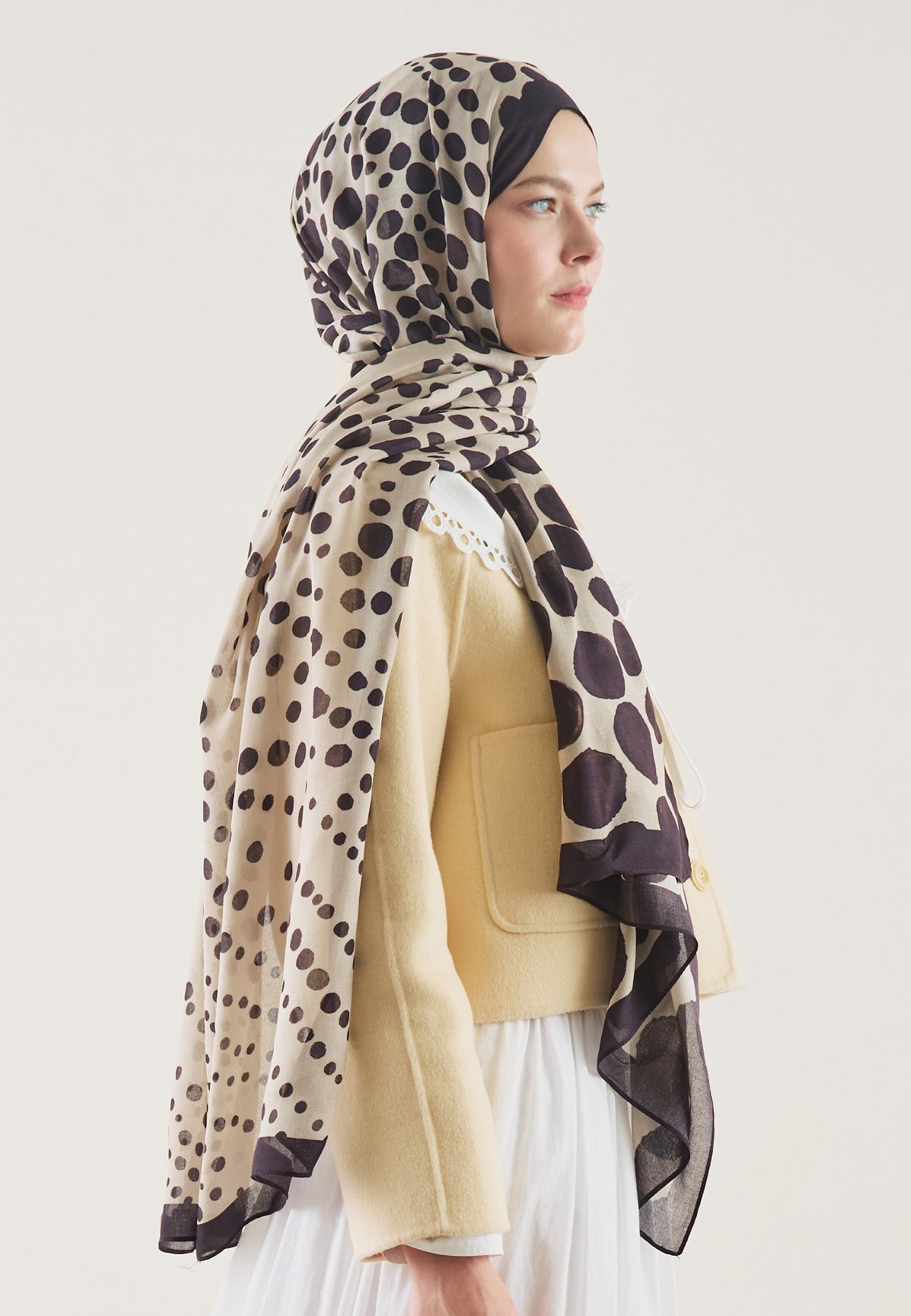 Polka Dots Pattern Ramie Scarf