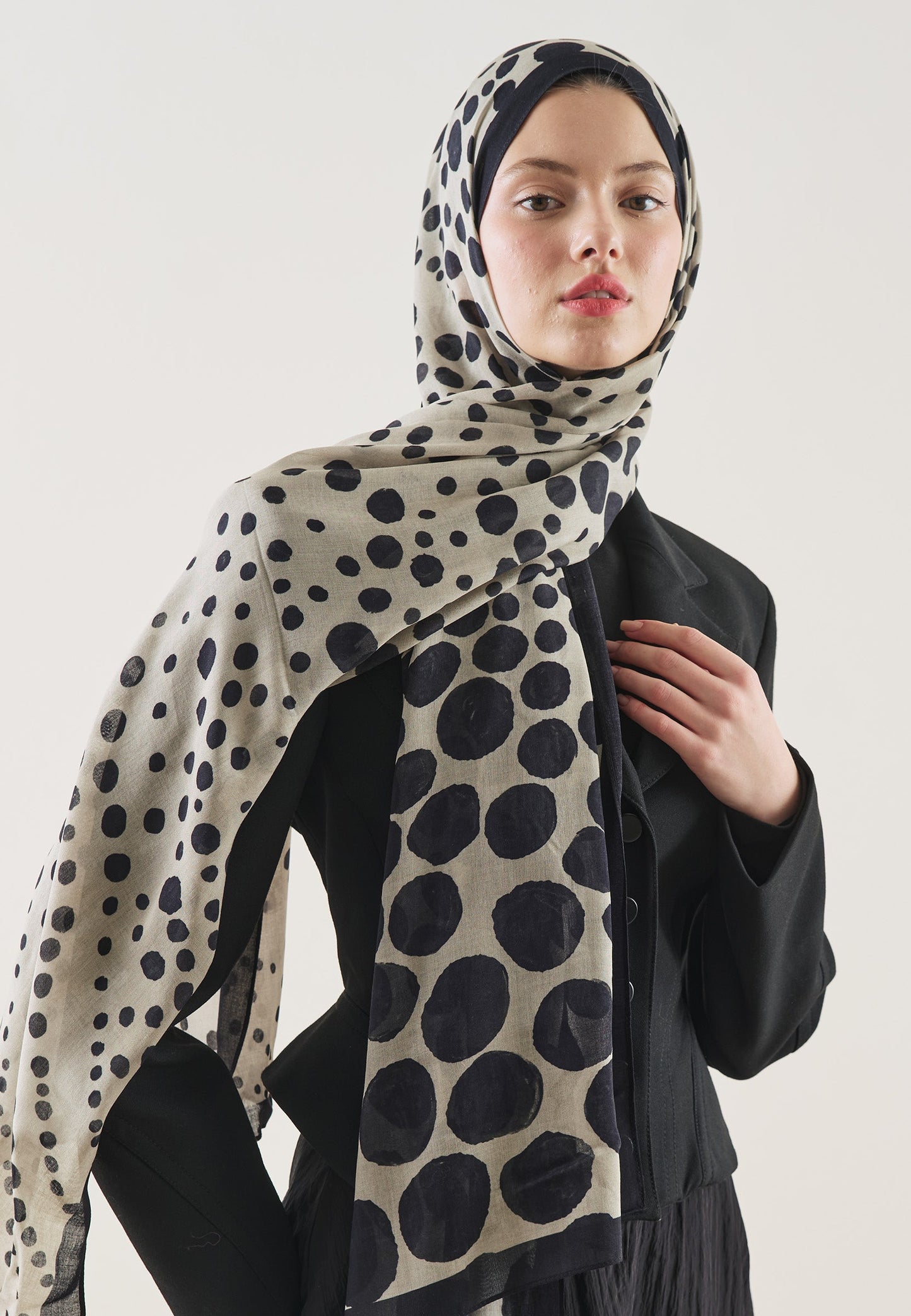 Polka Dots Pattern Ramie Scarf