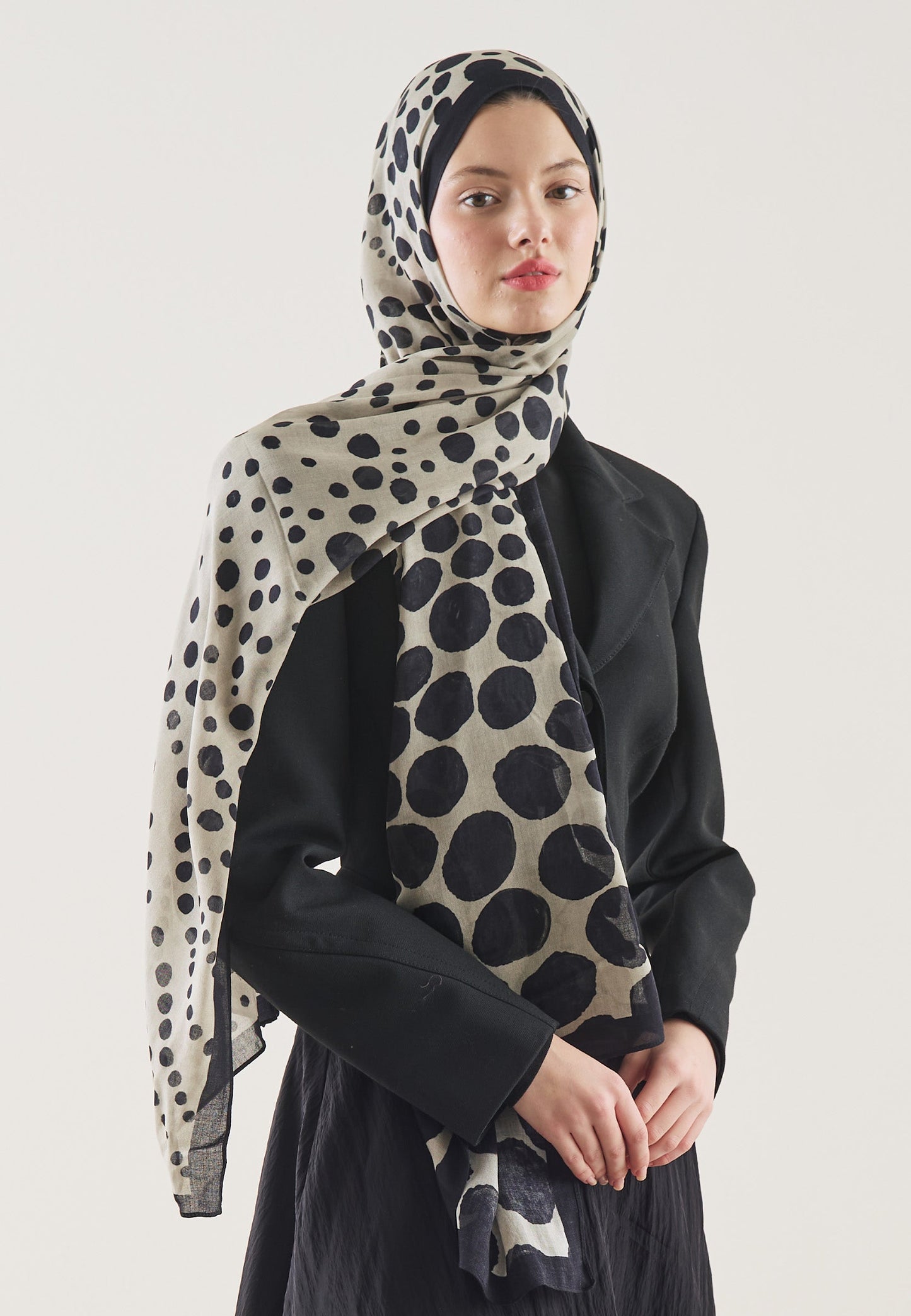 Polka Dots Pattern Ramie Scarf