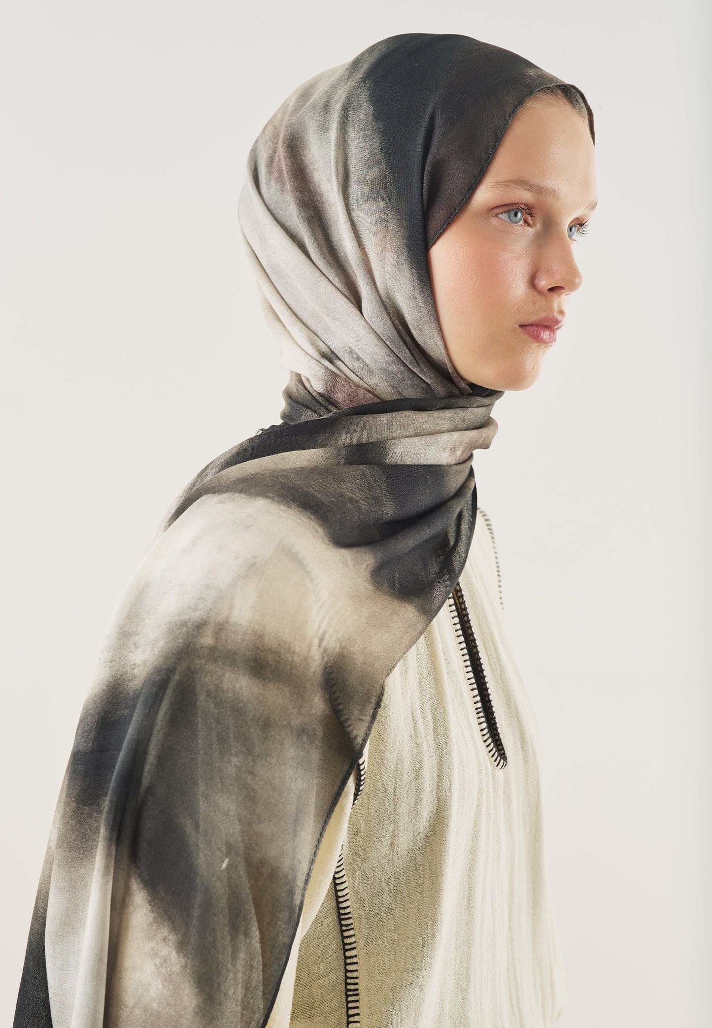 Pure Flow Pattern Soft Viscose Scarf