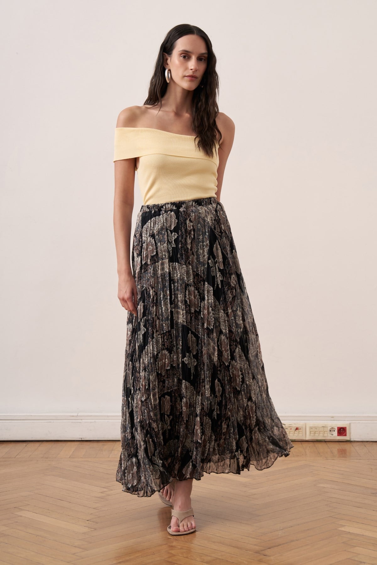 Ventura Patterned Chiffon Crush Skirt - Black