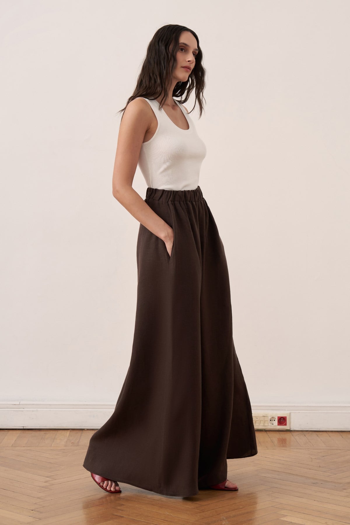 Virella Linen Pants - Dark Brown